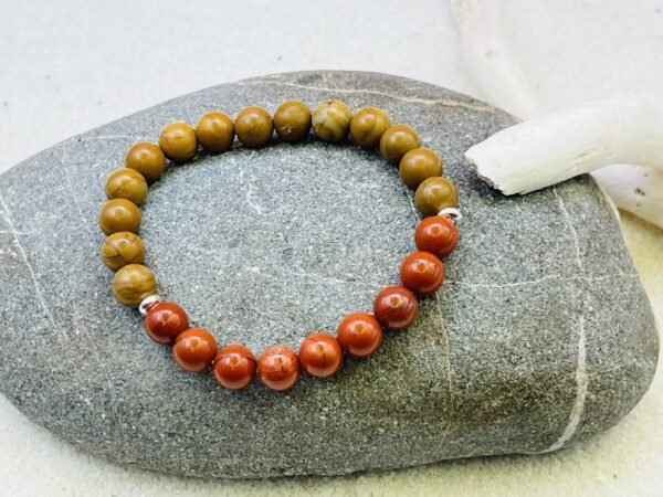 Bracelet Bois fossilisé & Jaspe rouge 8mm – Image 2