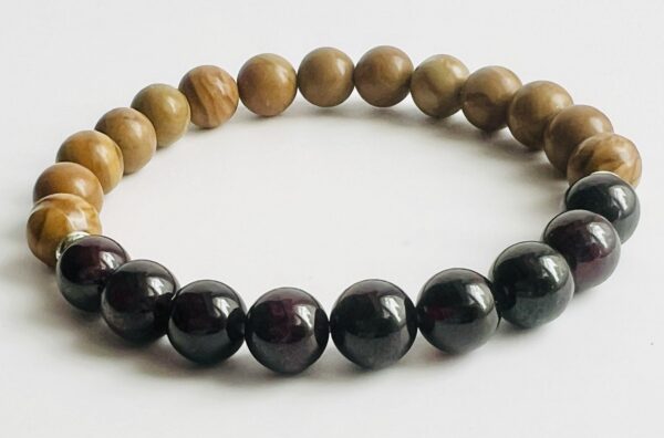 Bracelet Bois fossilisé & Grenat 8mm – Image 3