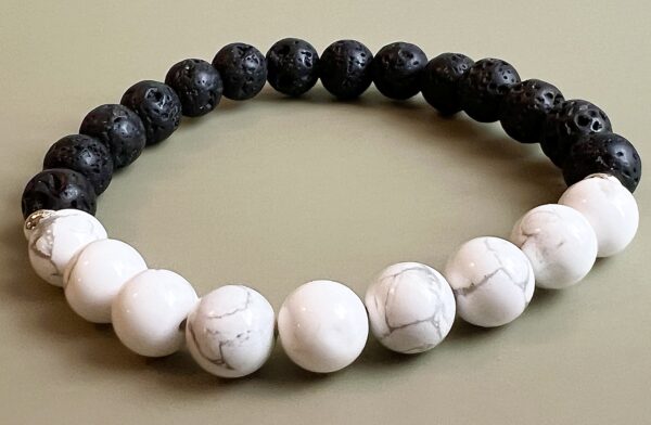 Bracelet Pierre de lave & Howlite 8mm – Image 3